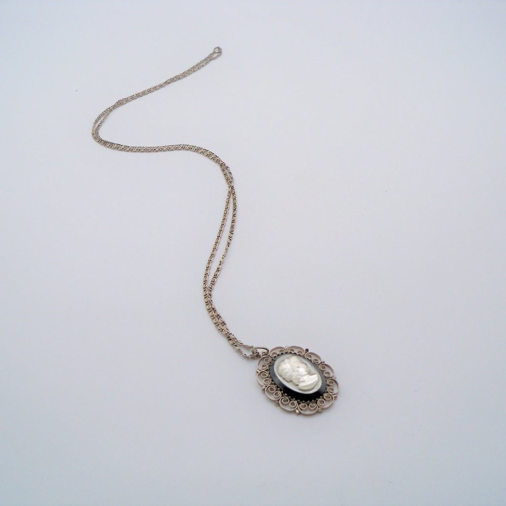 Silver Tone Cameo Pendant Necklace - Picture 5 of 6